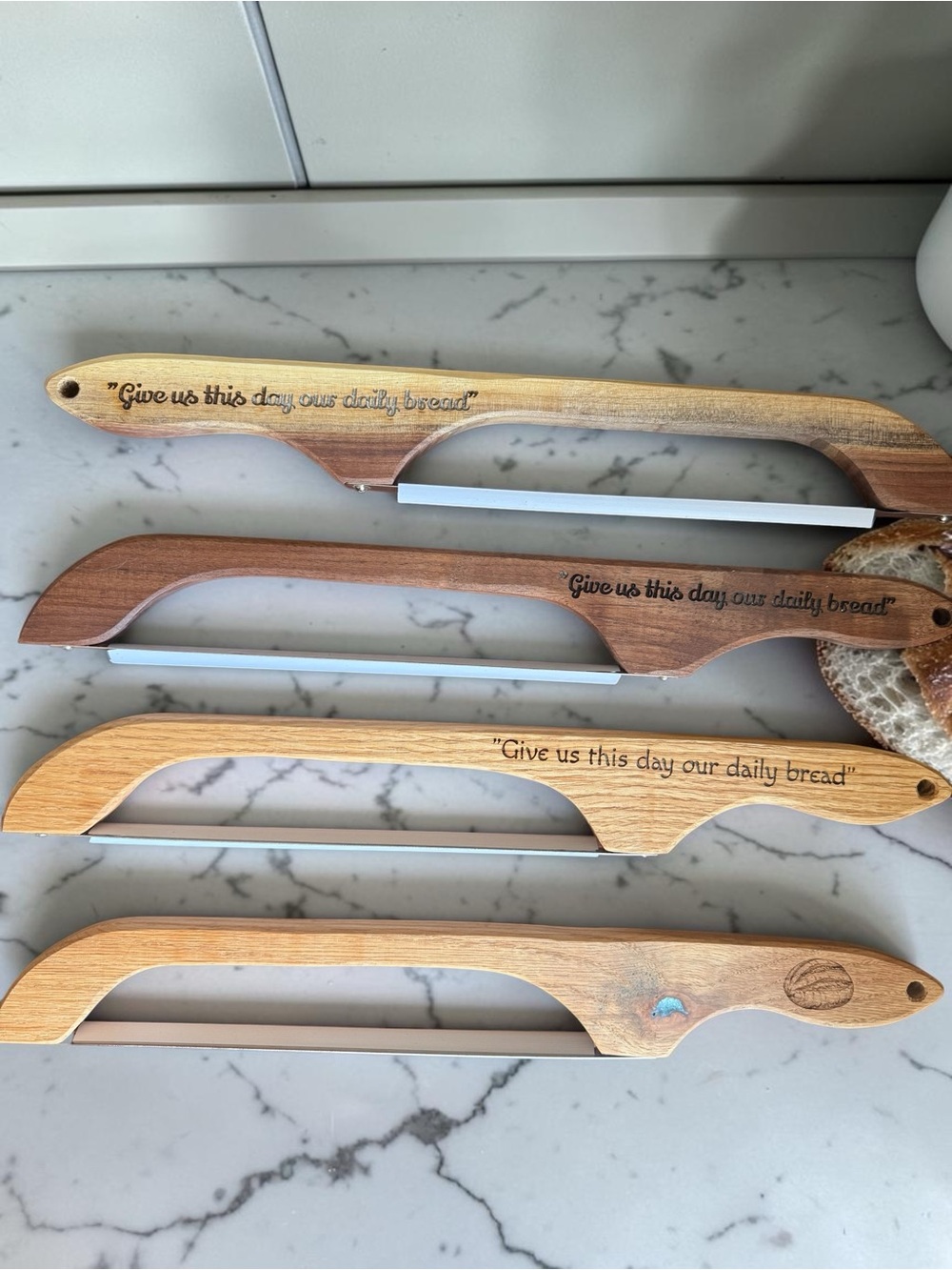 Wooden Serrated Bread Knife - Natural Wood Finish